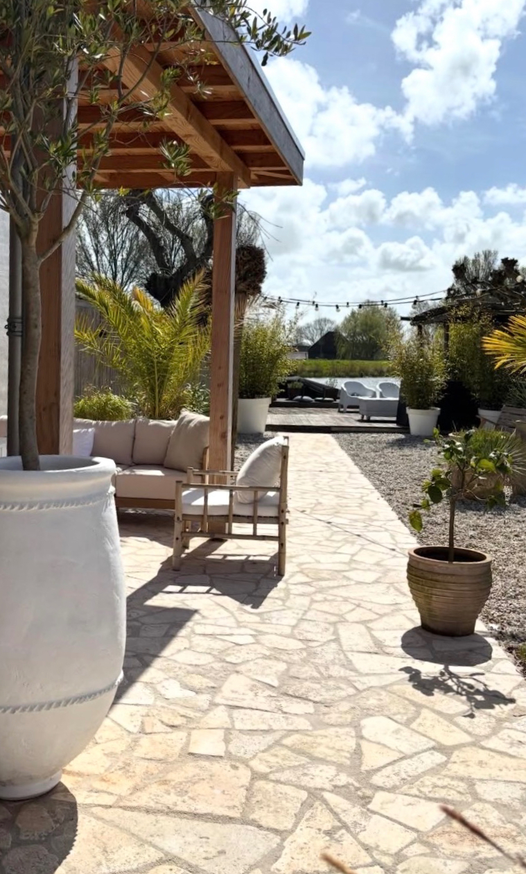 Travertin buitentegels flagstones geschikt voor de tuin natuursteen